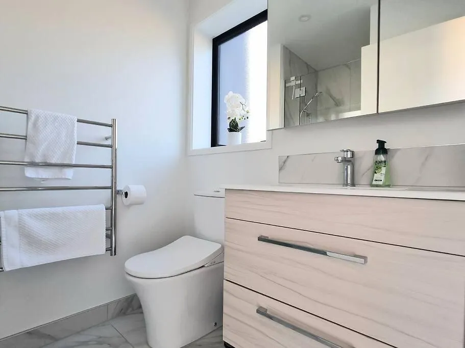 Sunny Cbd Studio On Wilmer Christchurch Apartment